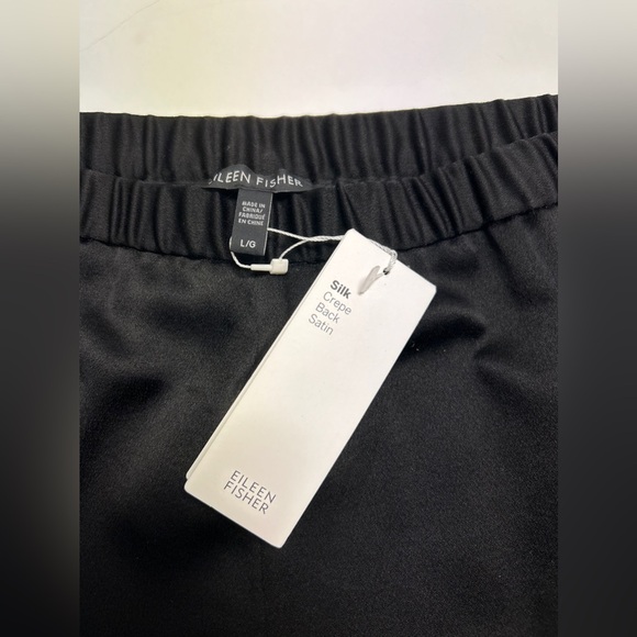 Eileen Fisher Silk Pull On Straight Leg Cropped Pant Size Large NWT Black - Picture 2 of 3